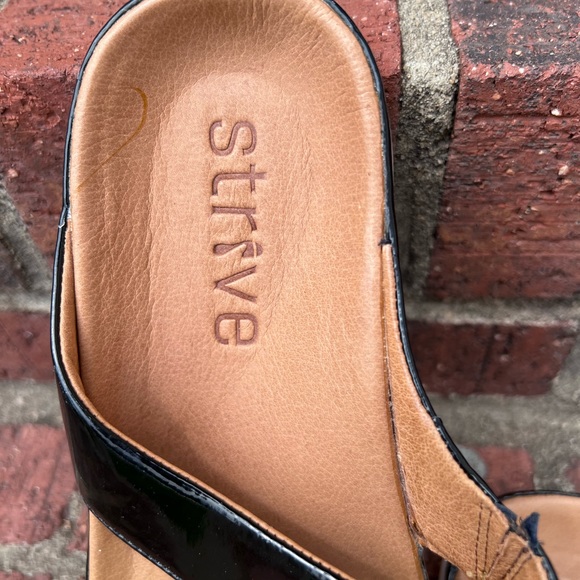 Strive black slip on orthotic sandals. Arch support Size 9 1/2-10 - Picture 5 of 10